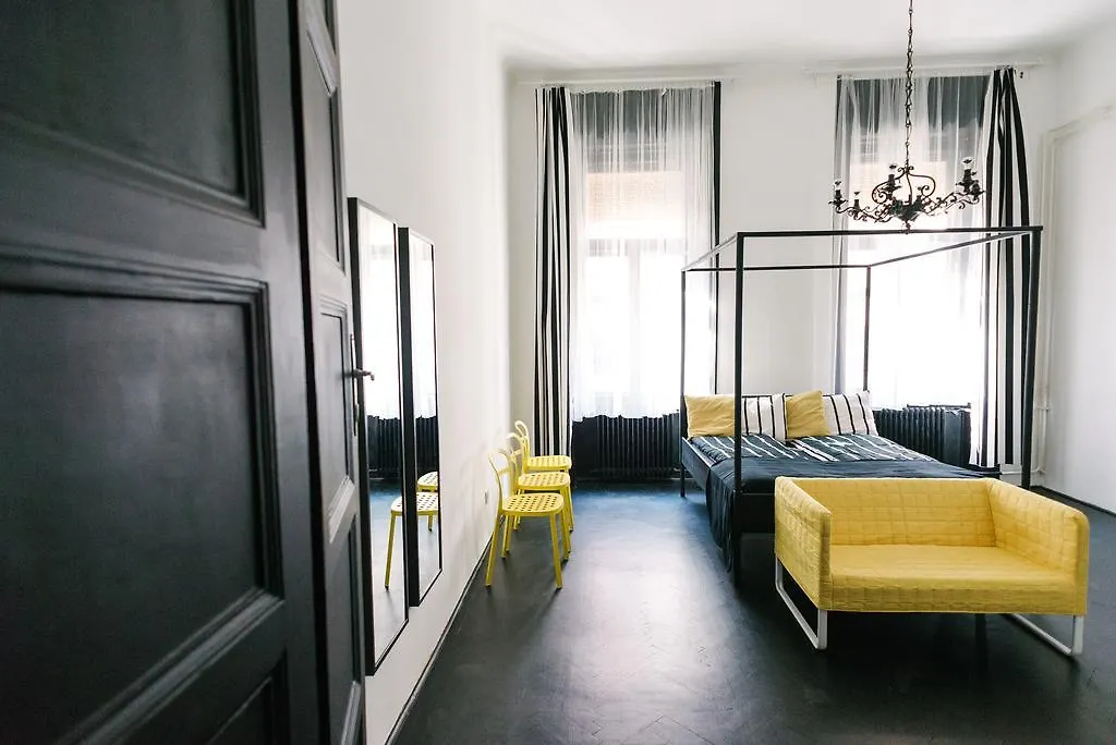 D.Five Stylish Apartment On Vaci Street Budapest Hungary